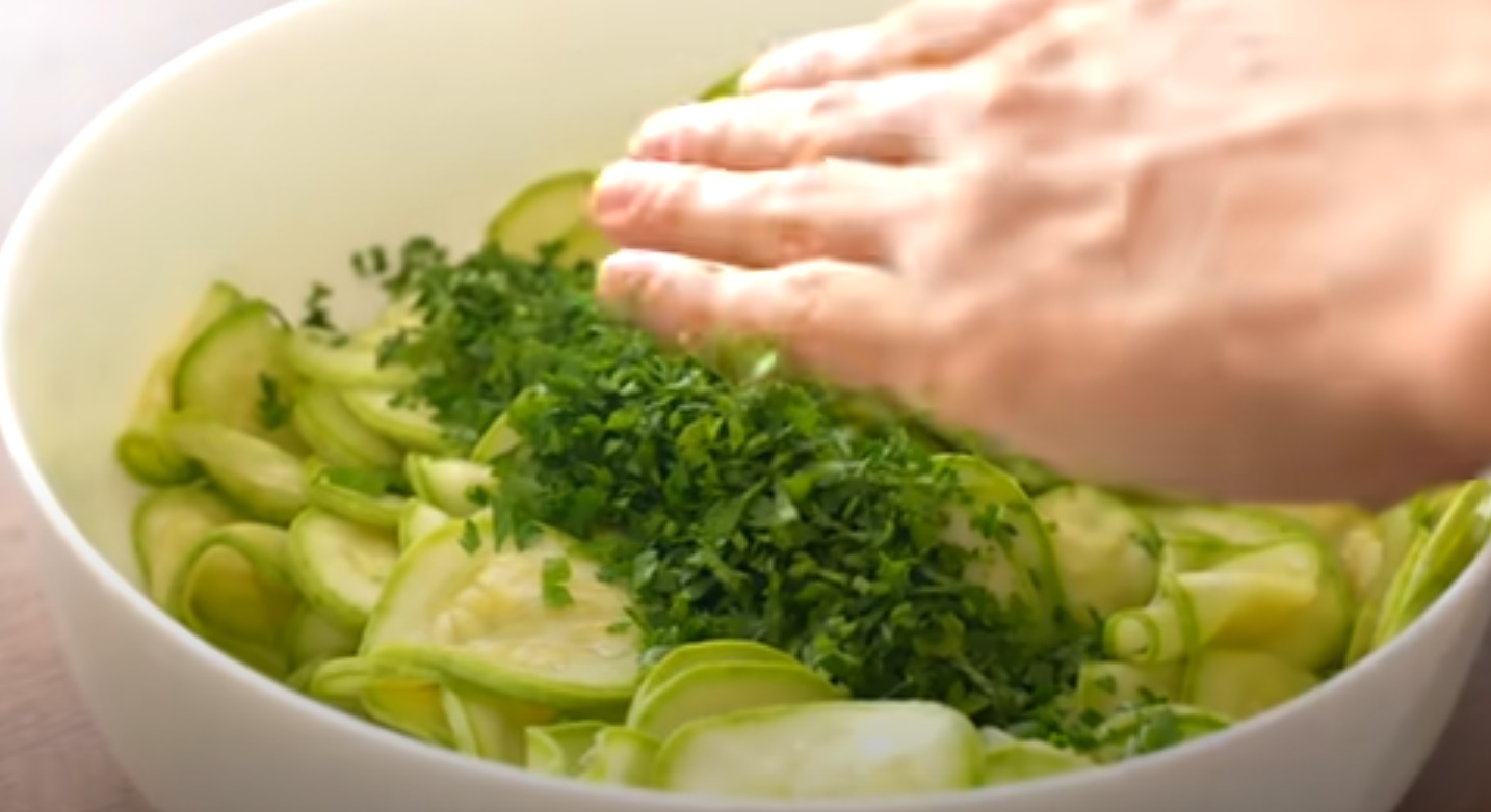 Цей швидкий рецепт кабачків - просто "підпал". Рідні будуть просити добавки