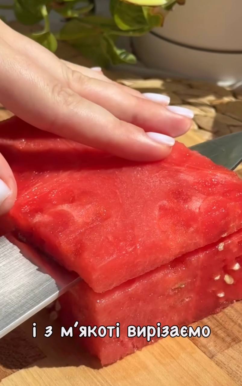 Літній хіт: рецепт освіжаючого кавунового сендвіча, який здивує смаком