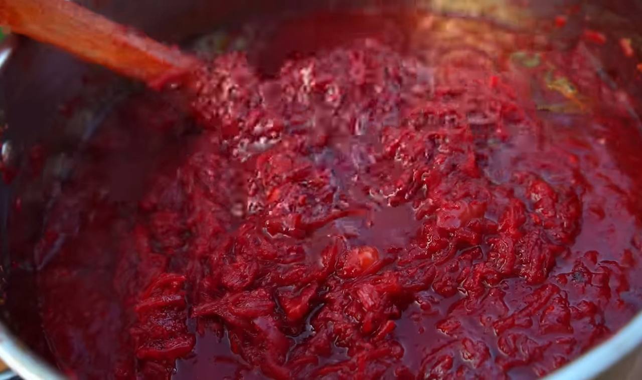 Борщ в банці: рецепт смачної домашньої заправки на зиму