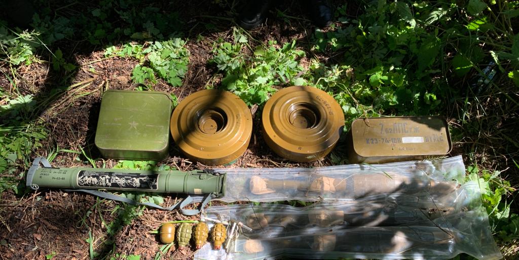 В Черниговской области обнаружили схрон с российским оружием