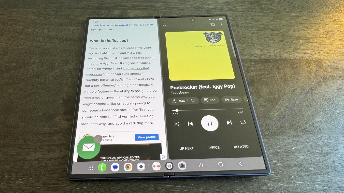 Розкладачка чи "книжка": який гнучкий смартфон купити у 2025 році