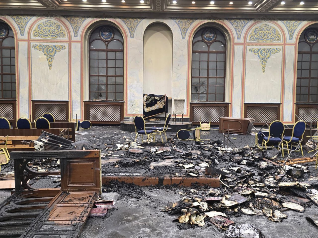 В Черновцах подожгли одну из самых известных в мире синагог (фото)