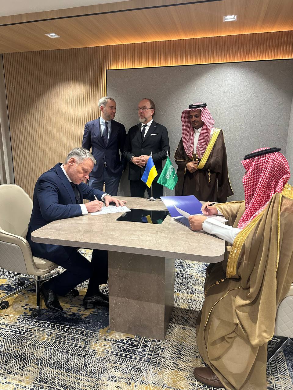 Киев и Эр-Рияд возобновили Совместный совет делового сотрудничества: делегацию возглавила МХП