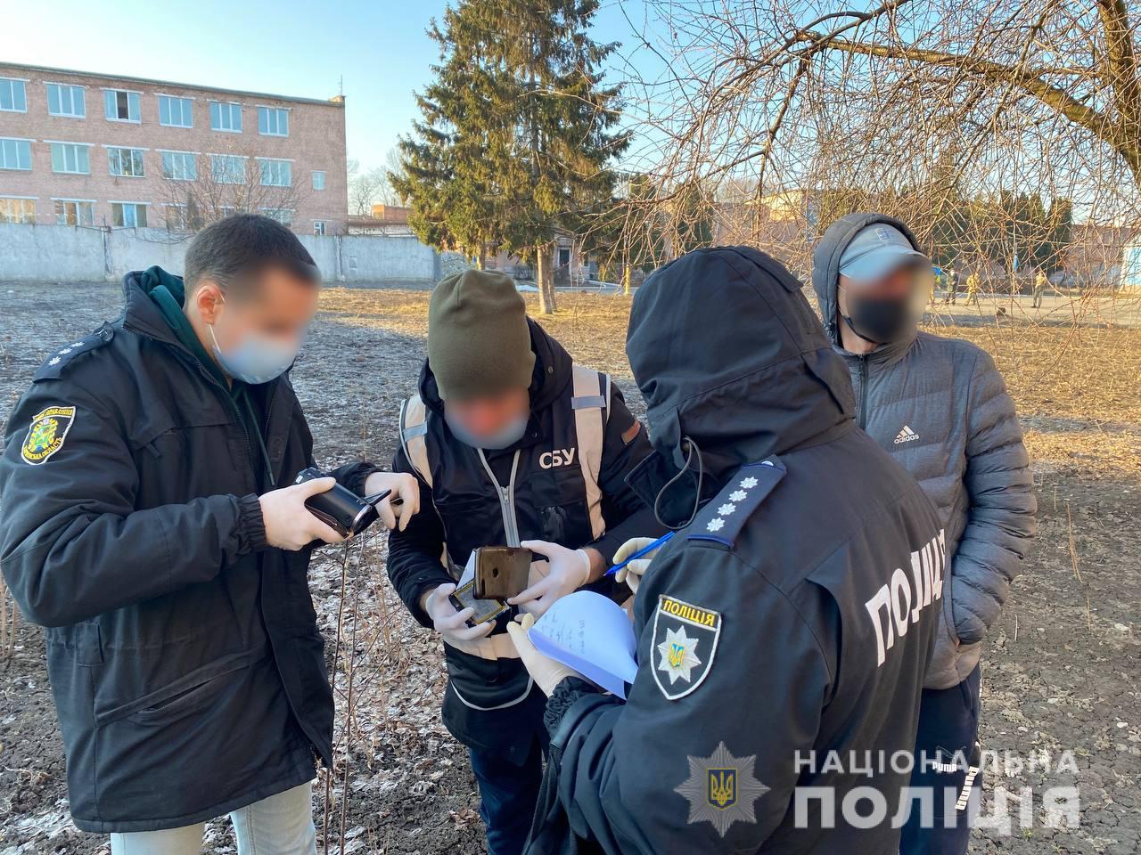 Под Харьковом "зэки" наживались на клиентах почтовых служб: как работала схема