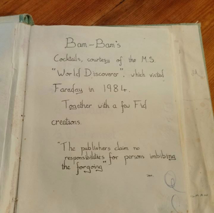 Украинские полярники показали необычный раритет, оставшийся от британцев (фото)