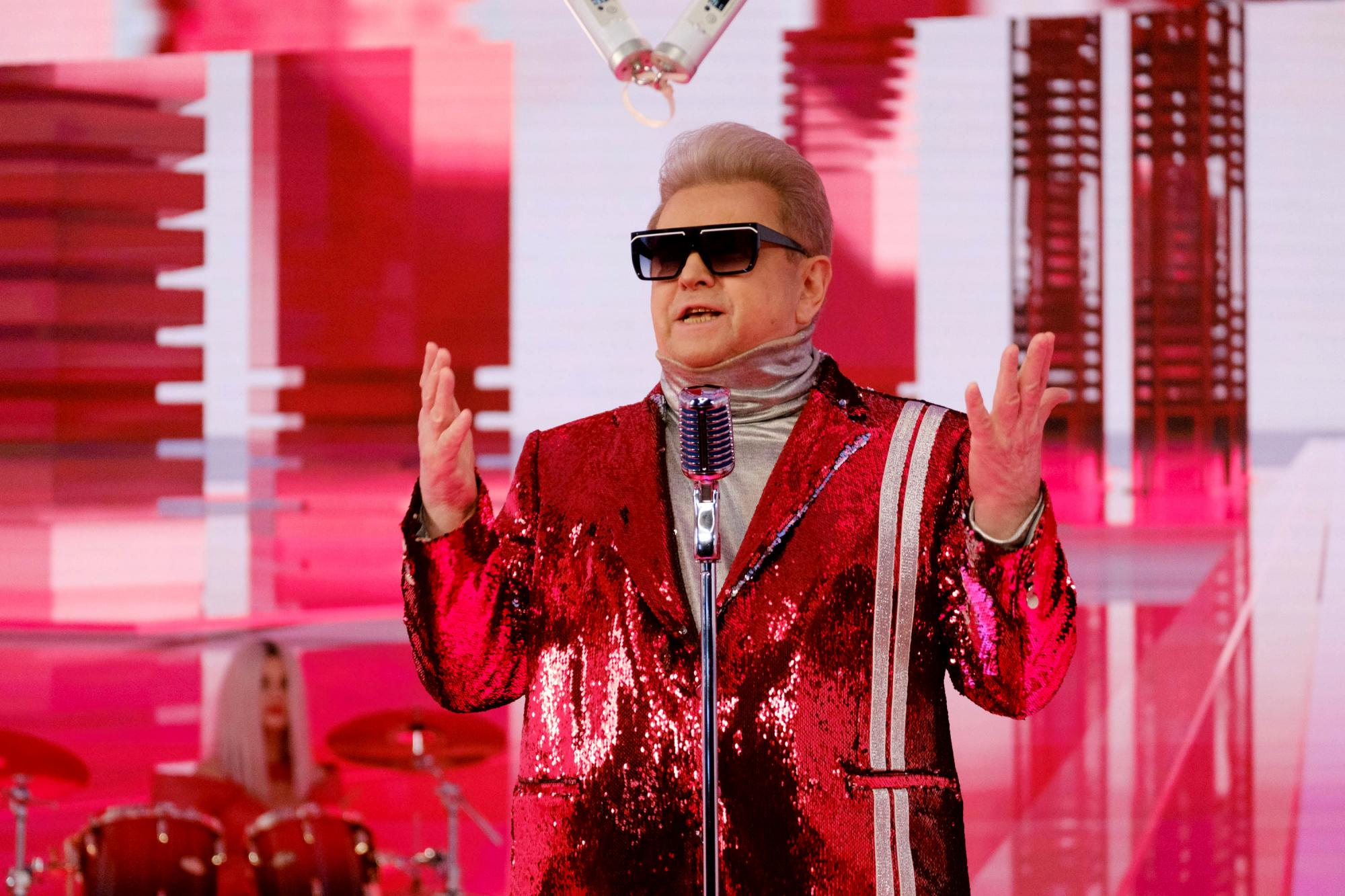 "Щастя є": Поплавский представил свою жизненную философию в новом клипе