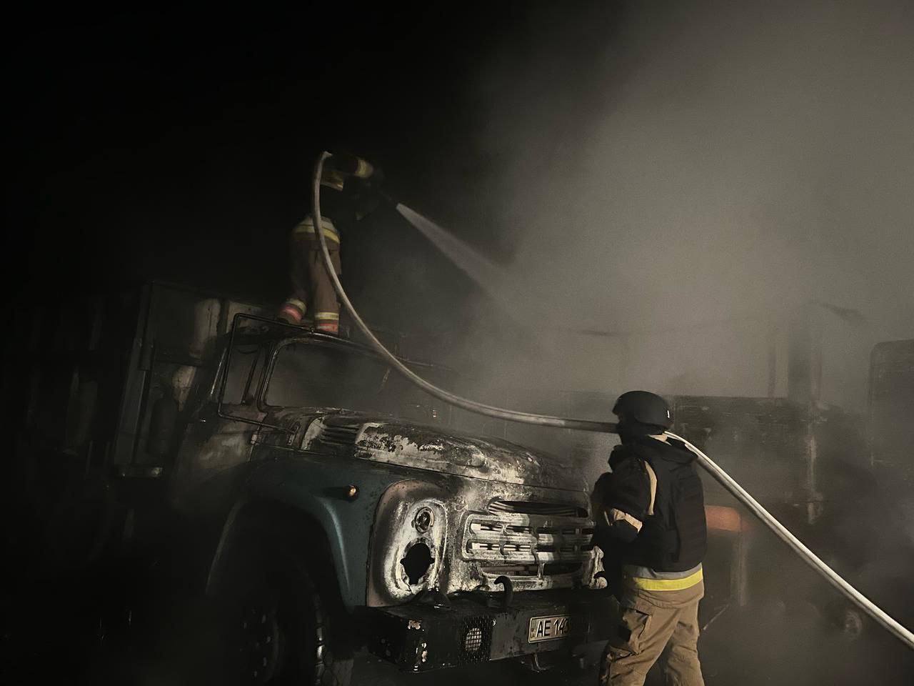 Дронова атака РФ: у Павлограді є жертва і постраждала, у Дніпрі пошкоджені будинки