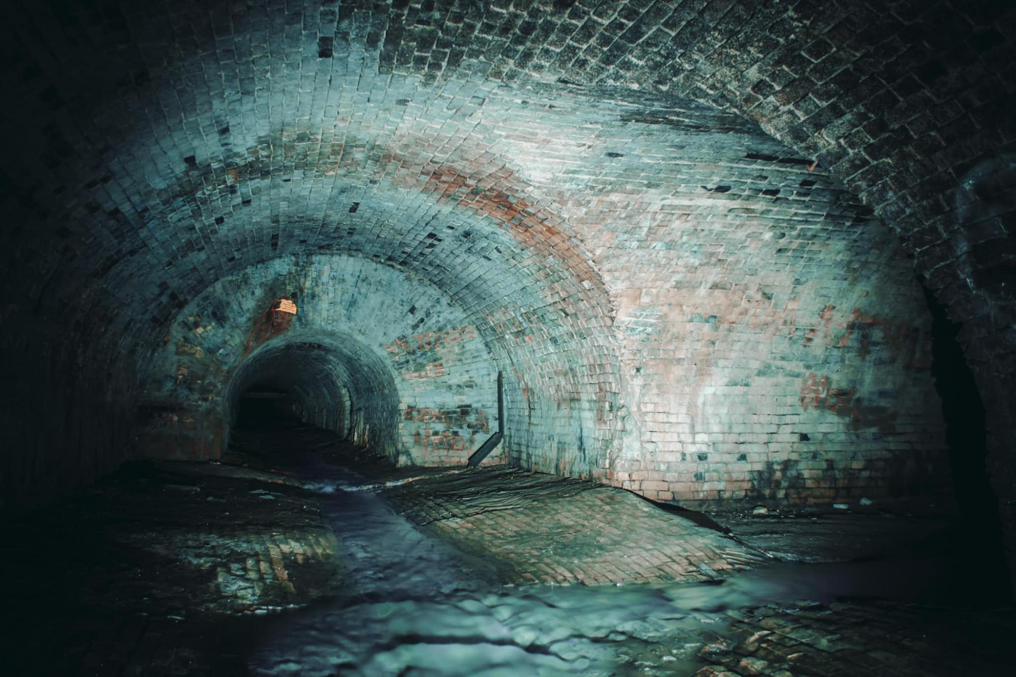 Как выглядит одна из древнейших рек Киева - Глубочица, которая заключена в коллектор: невероятные фото