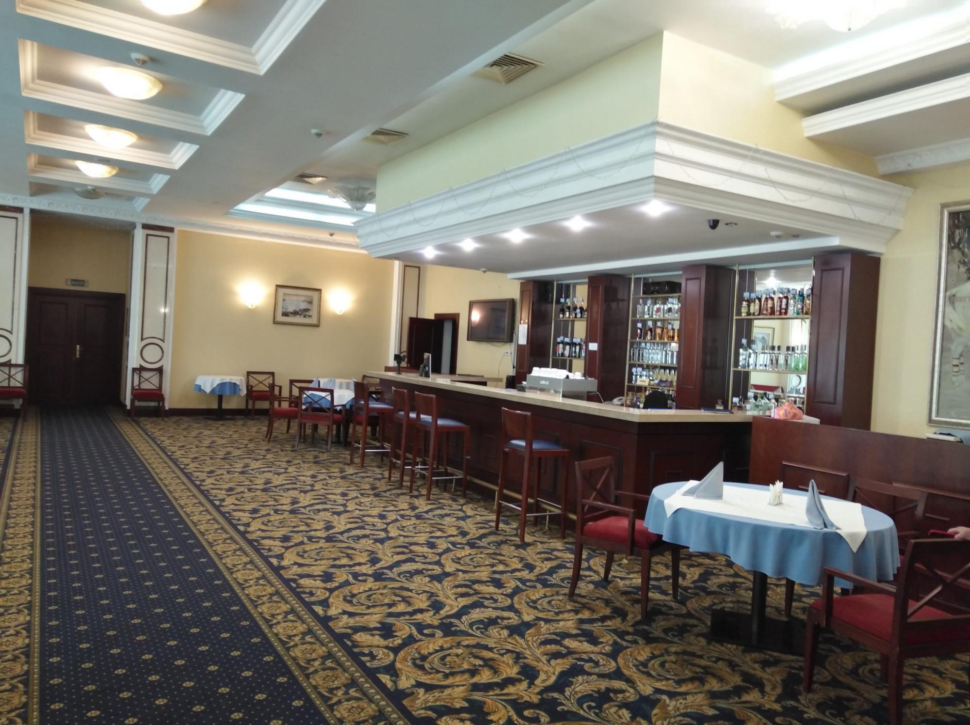 Гостиницу Кучмы, построенную для Путина и Лукашенко, выставили на аукцион: как она выглядит