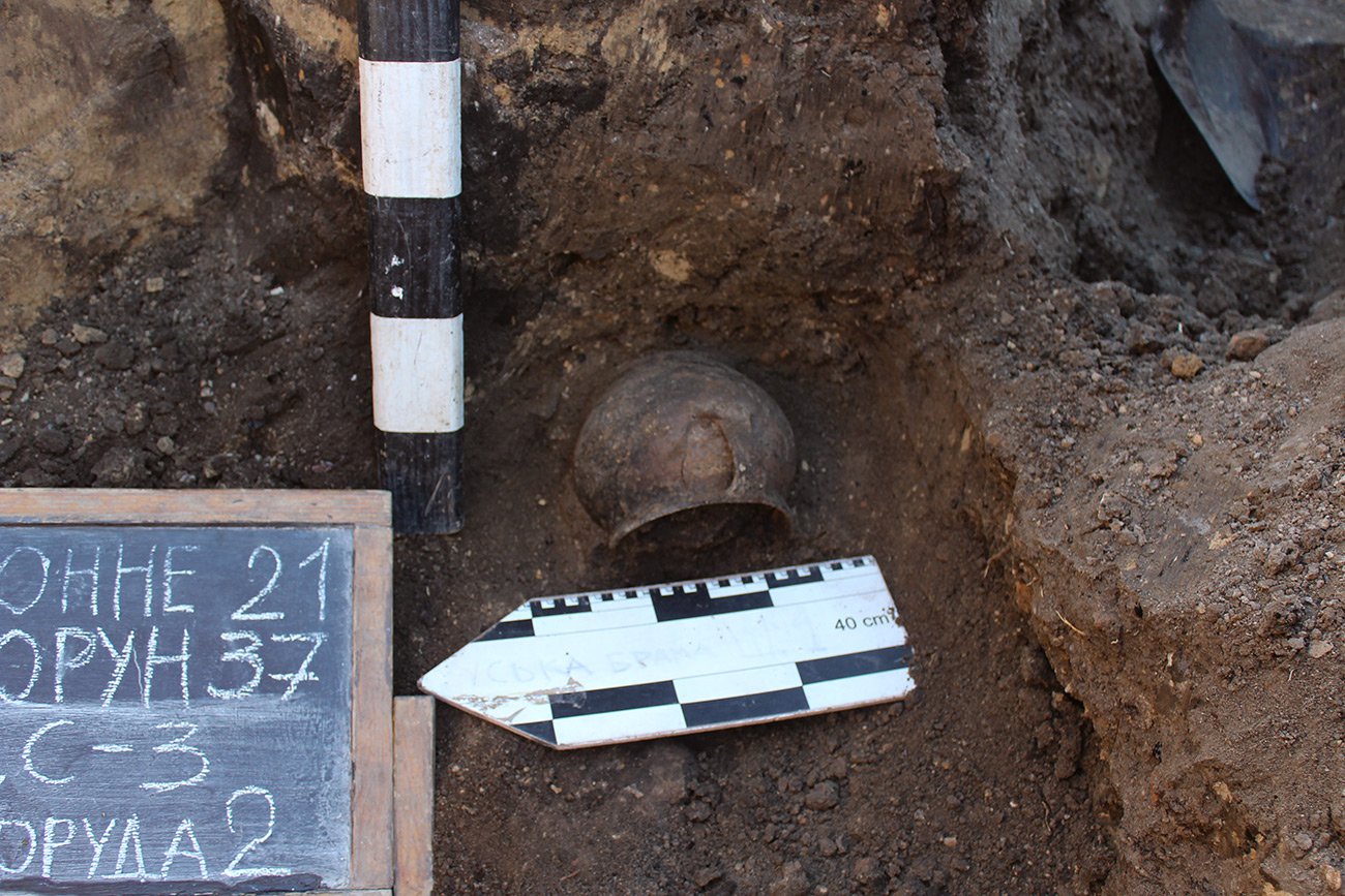 Под Хмельницким нашли пропавшую грамоту времен Киевской Руси и артефакты эпохи бронзы