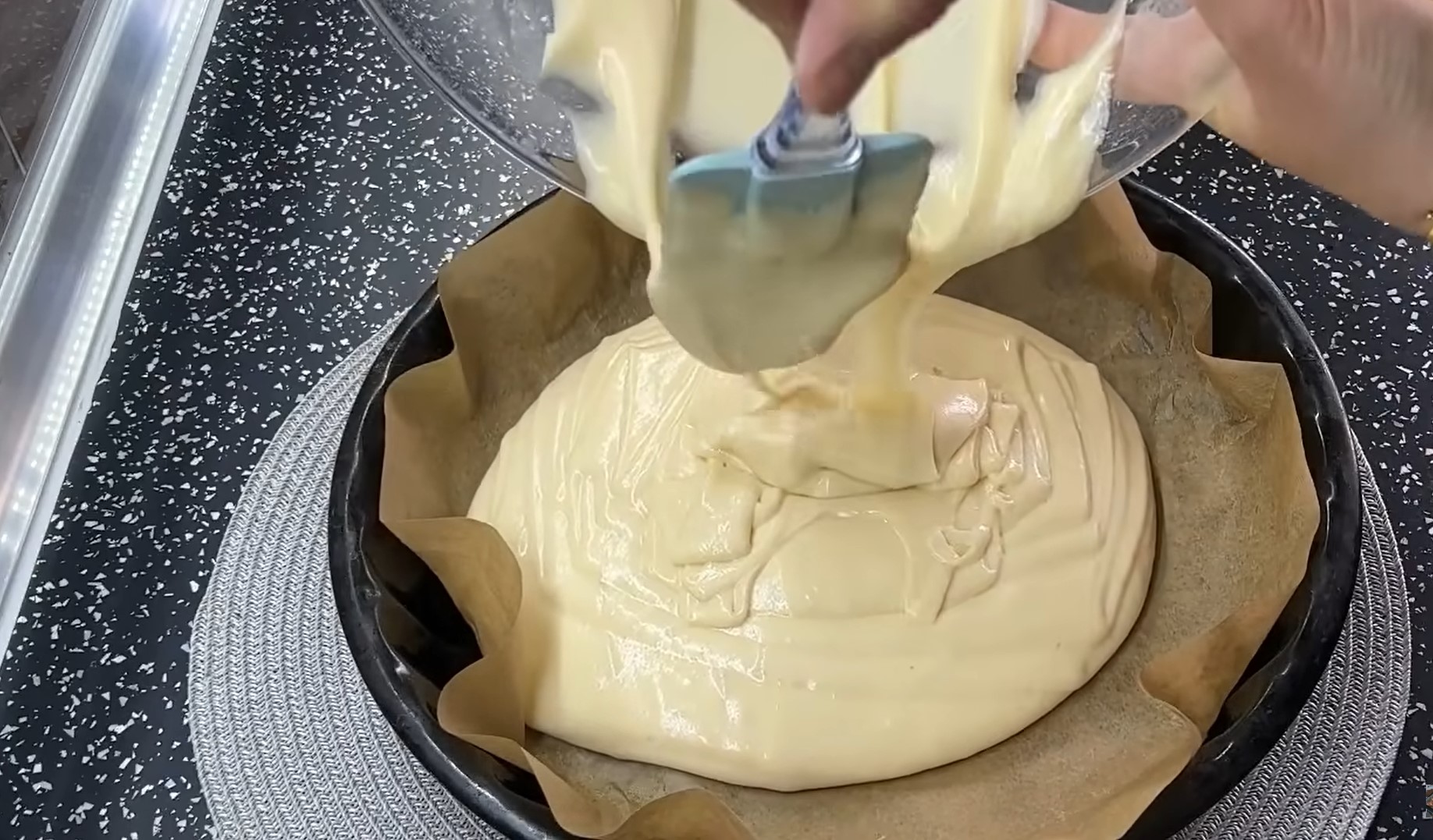 Улюблений пиріг італійців з простих українських продуктів: рецепт-п'ятихвилинка