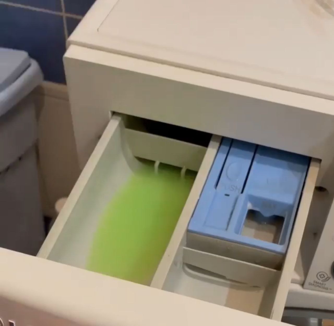 Как стирать кроссовки в стиральной машине, чтобы они не портились: инструкция