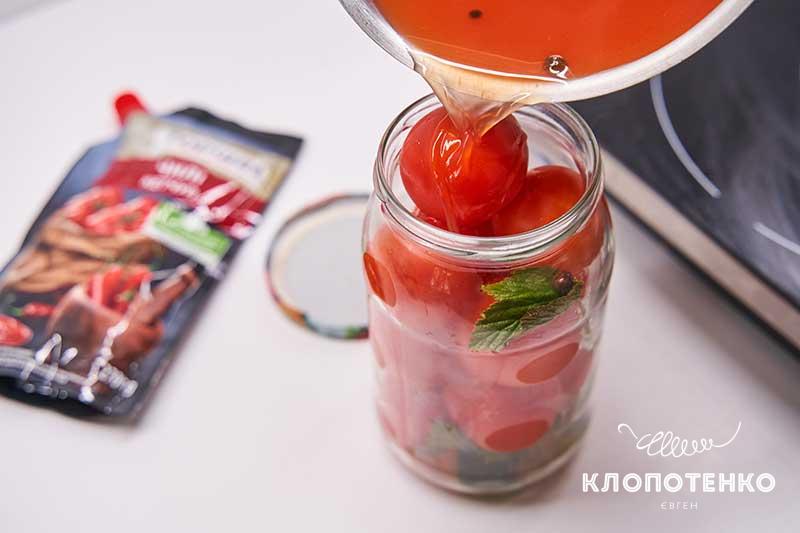 Клопотенко поділився "секретним" рецептом консервування помідорів