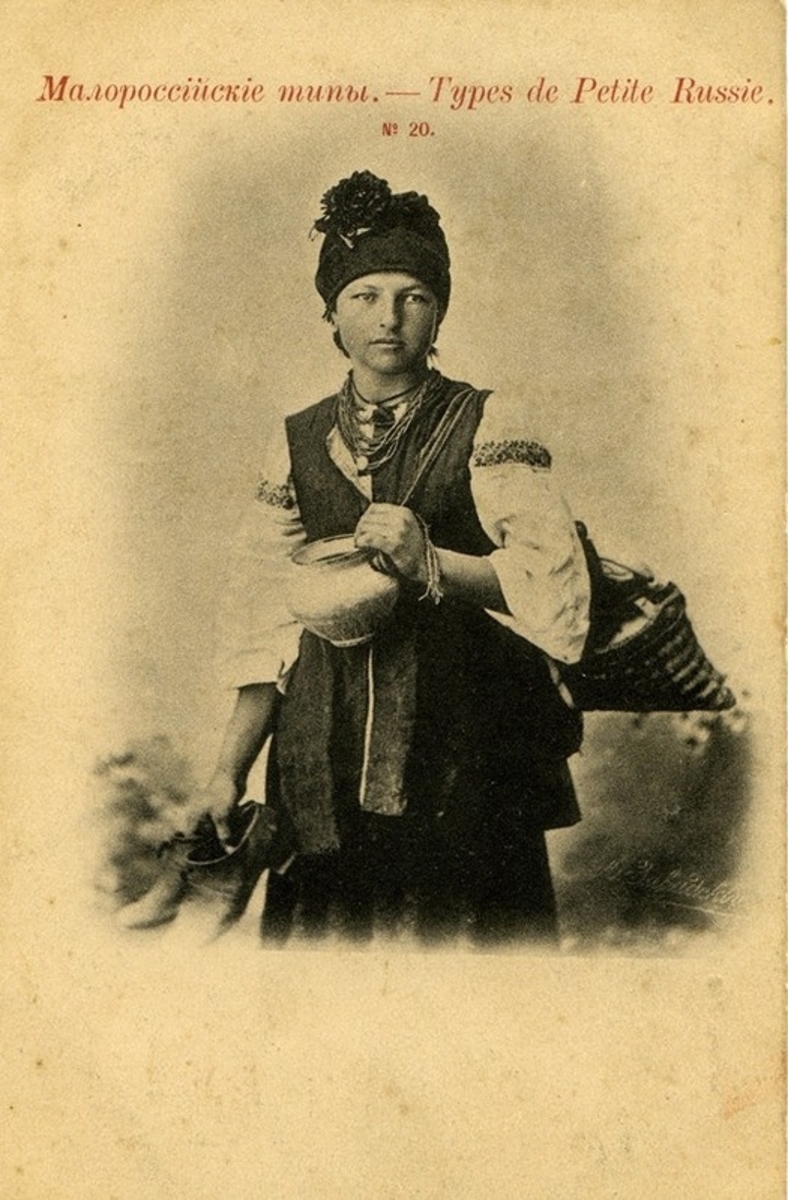 Смотрите, как выглядели украинки 100 лет назад и сравните их с россиянками (фото)