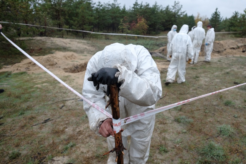 Чорні сліди "руського міру". Що Росія залишила по собі після окупації на сході України