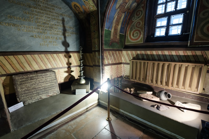 "Пекло для чоловіків, рай для жінок": Що приховує Кирилівська церква в Києві