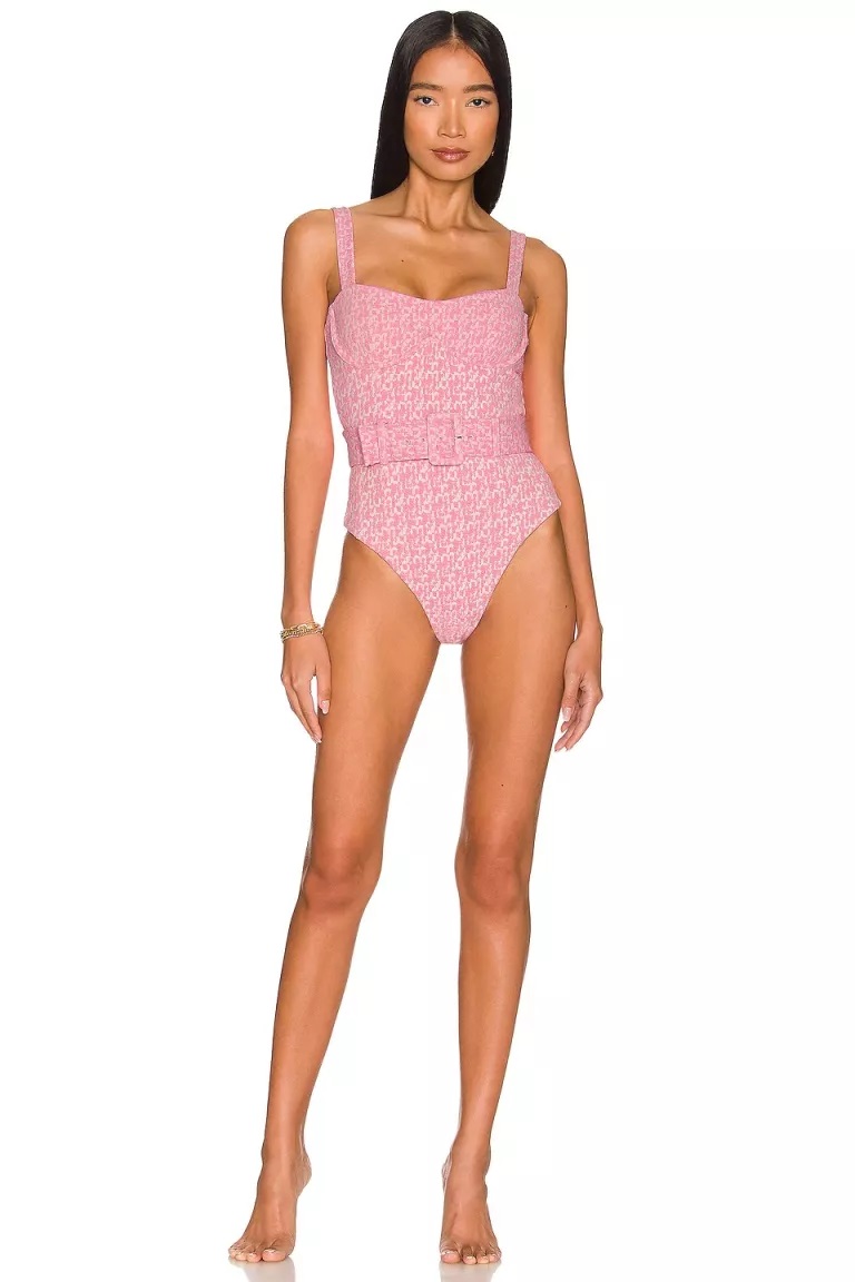 Самые модные купальники лета 2022: 5 главных трендов