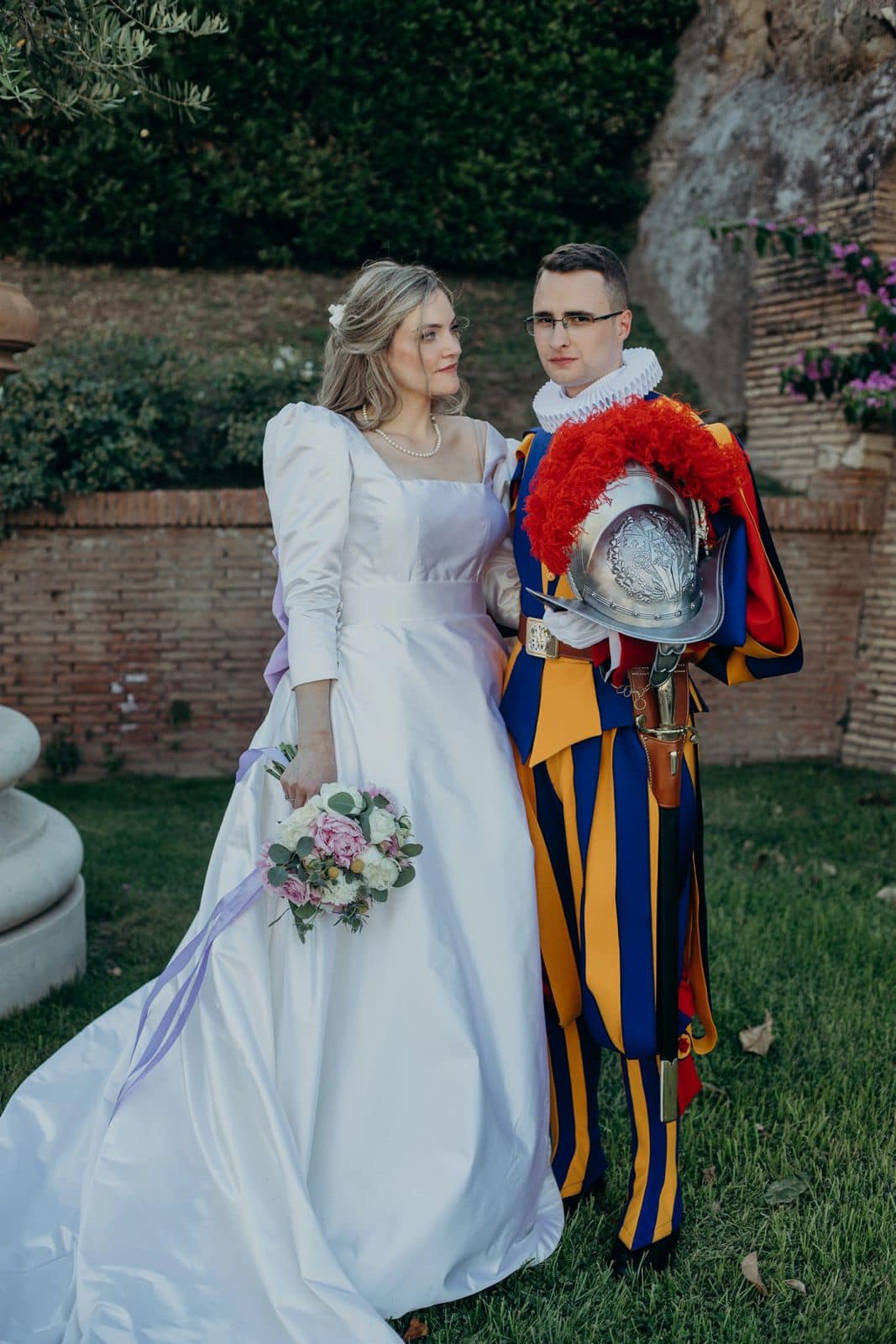 В Ватикане капрал охраны Папы Римского женился на украинке: захватывающие фото со свадьбы