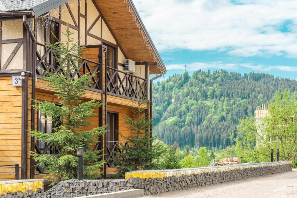 Идеальное время для отдыха в Карпатах: отели в Буковеле и Славском объявили большие скидки для гостей