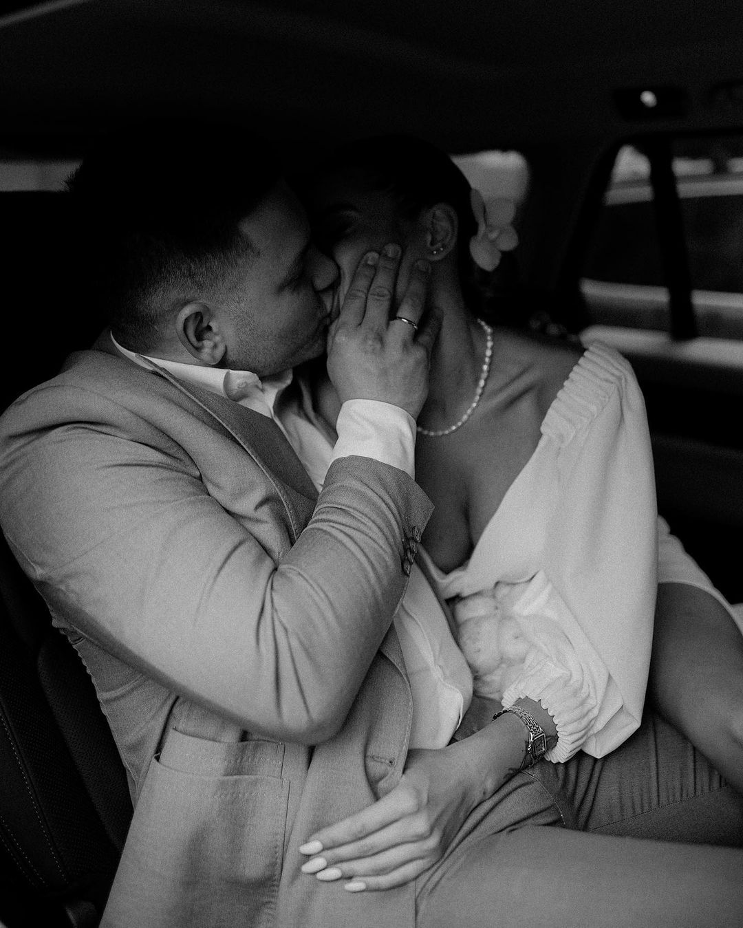 Известная блогерша Саша Бо второй раз вышла замуж: первые фото со свадьбы