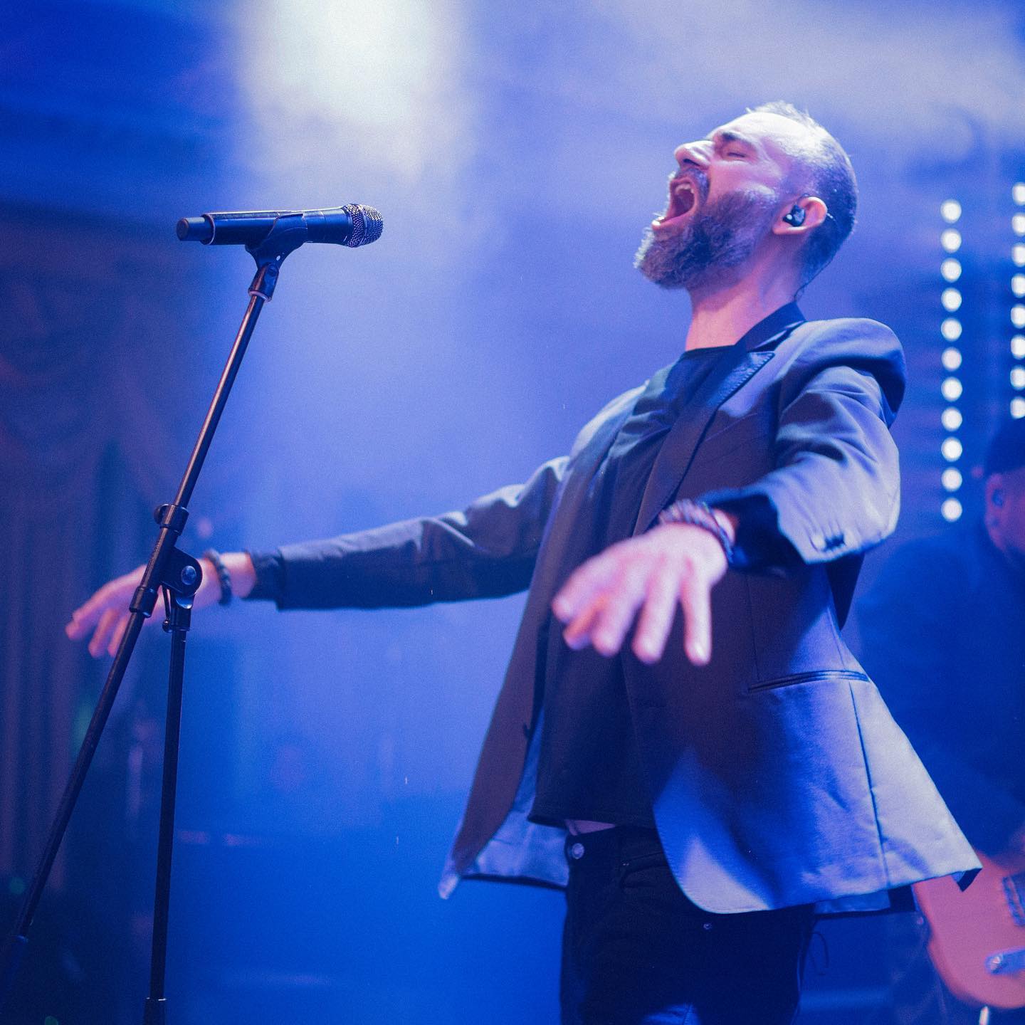 "До встречи братья и сестры": известный украинский певец объявил о концертах в России