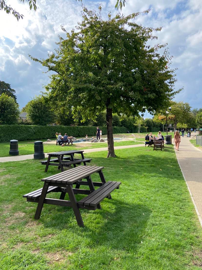 Дисциплина, форма и штрафы за "прогулы". Что ждет украинцев в школах Британии