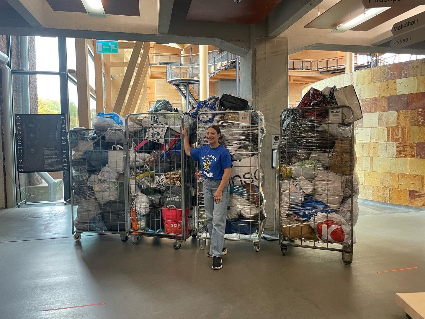 Захищають від злих сил: у Фінляндії місцеві зв’язали 20 тисяч вовняних шкарпеток для ЗСУ