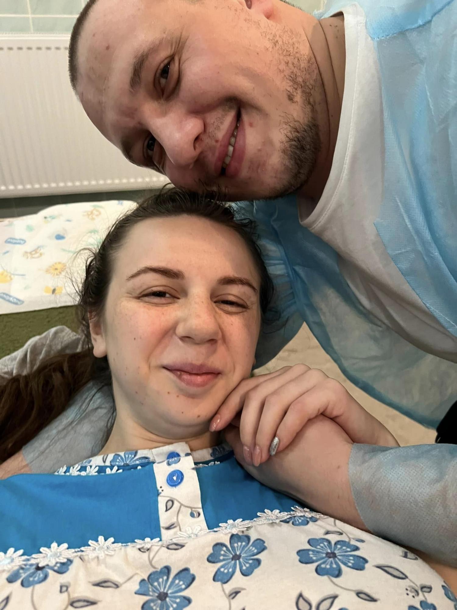 Жизнь продолжается: во время массового обстрела в бомбоубежище Калуша родился малыш