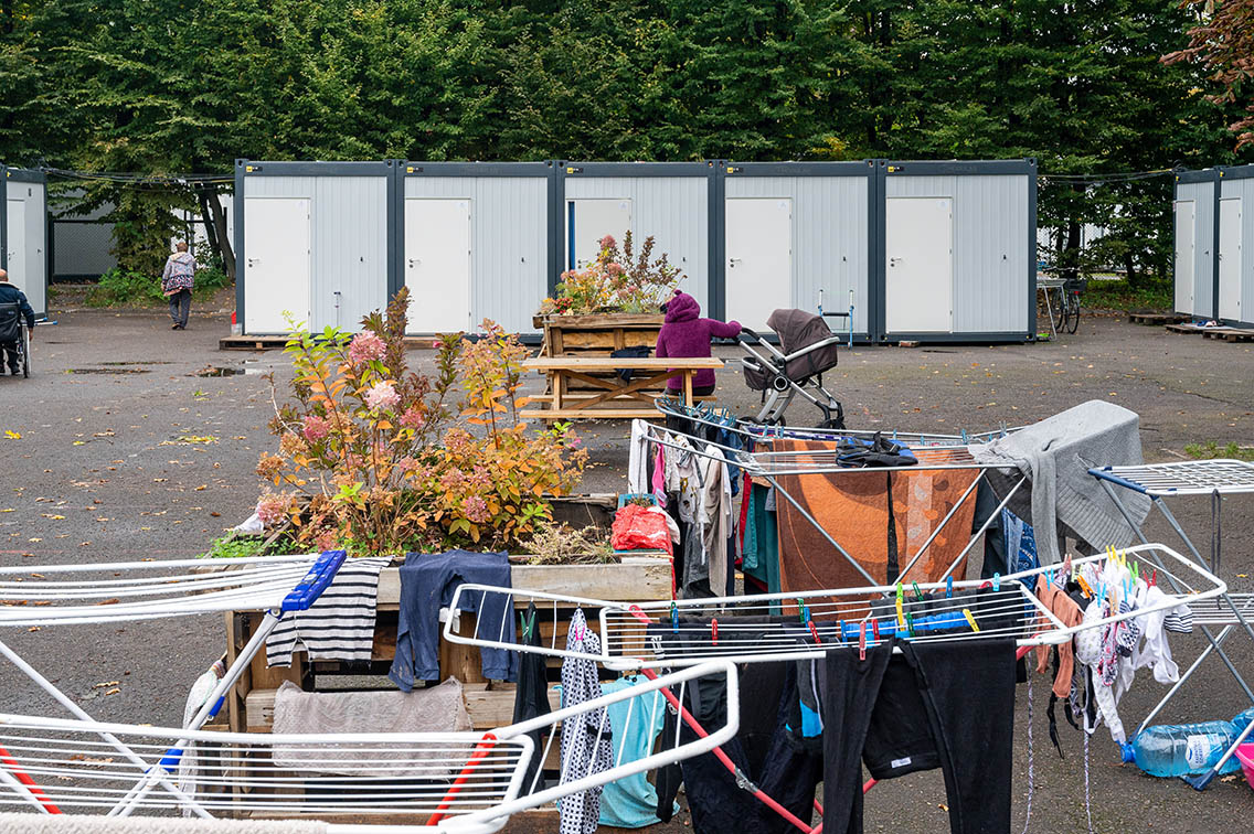 Як зараз живуть люди у модульному містечку у Львові: промовисті фото