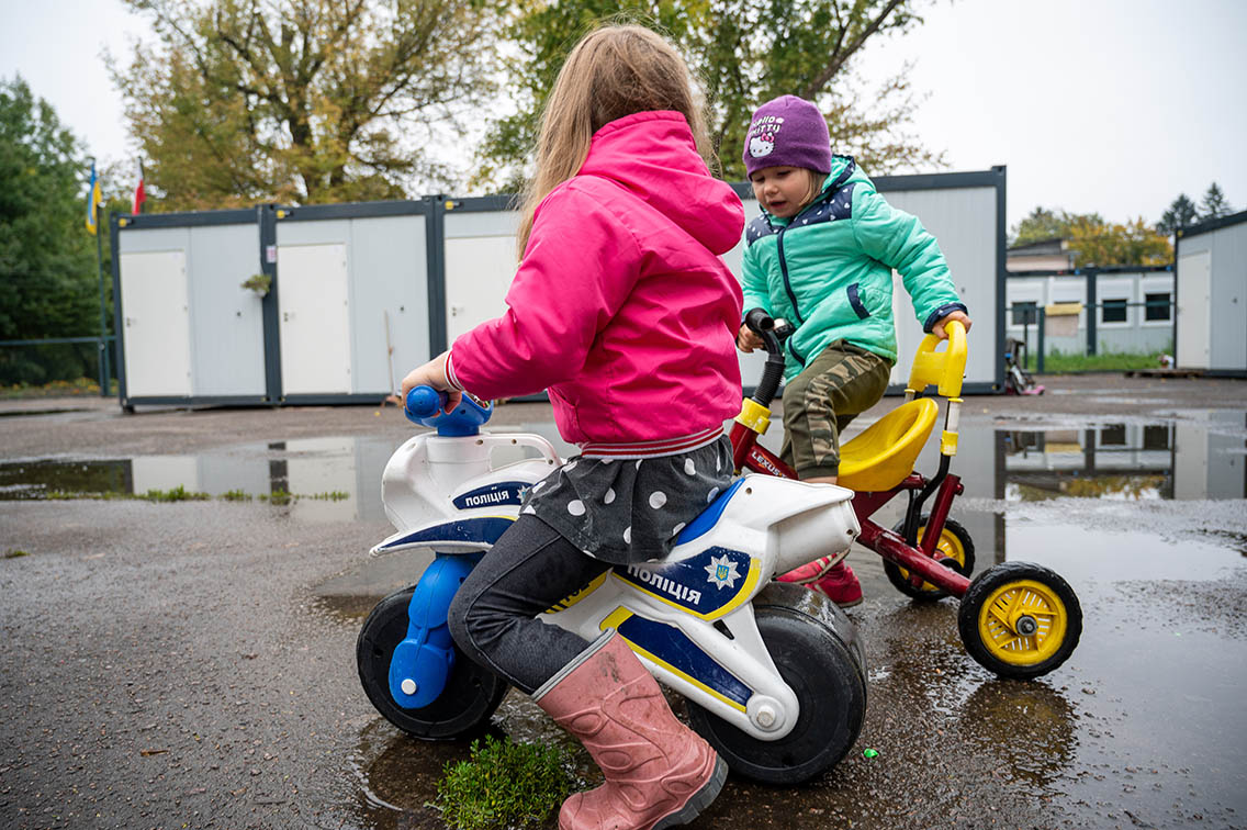 Як зараз живуть люди у модульному містечку у Львові: промовисті фото