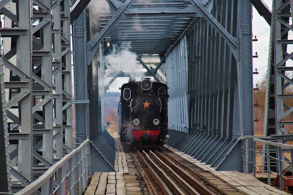 Подільською вузькоколійкою. Українців запрошують у ретро-тур зі старовинним паровозом