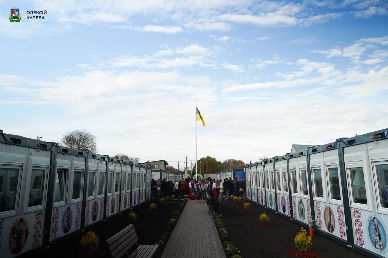 Під Києвом відкрили ще одне "польське" модульне містечко: як воно виглядає