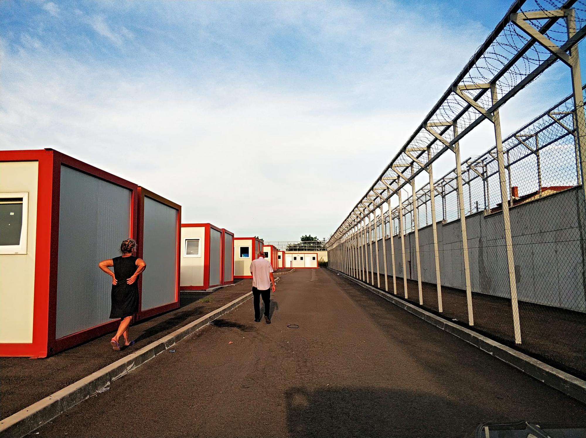 Українців у Болгарії знову селять у таборі для мігрантів: деталі