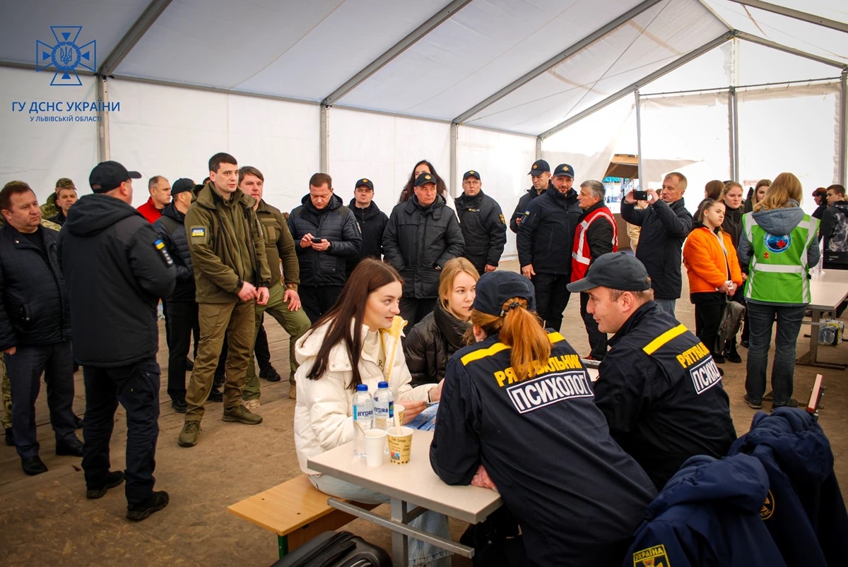 В Україні біля кордону з Польщею запрацювали мобільні пункти обігріву: як вони виглядають