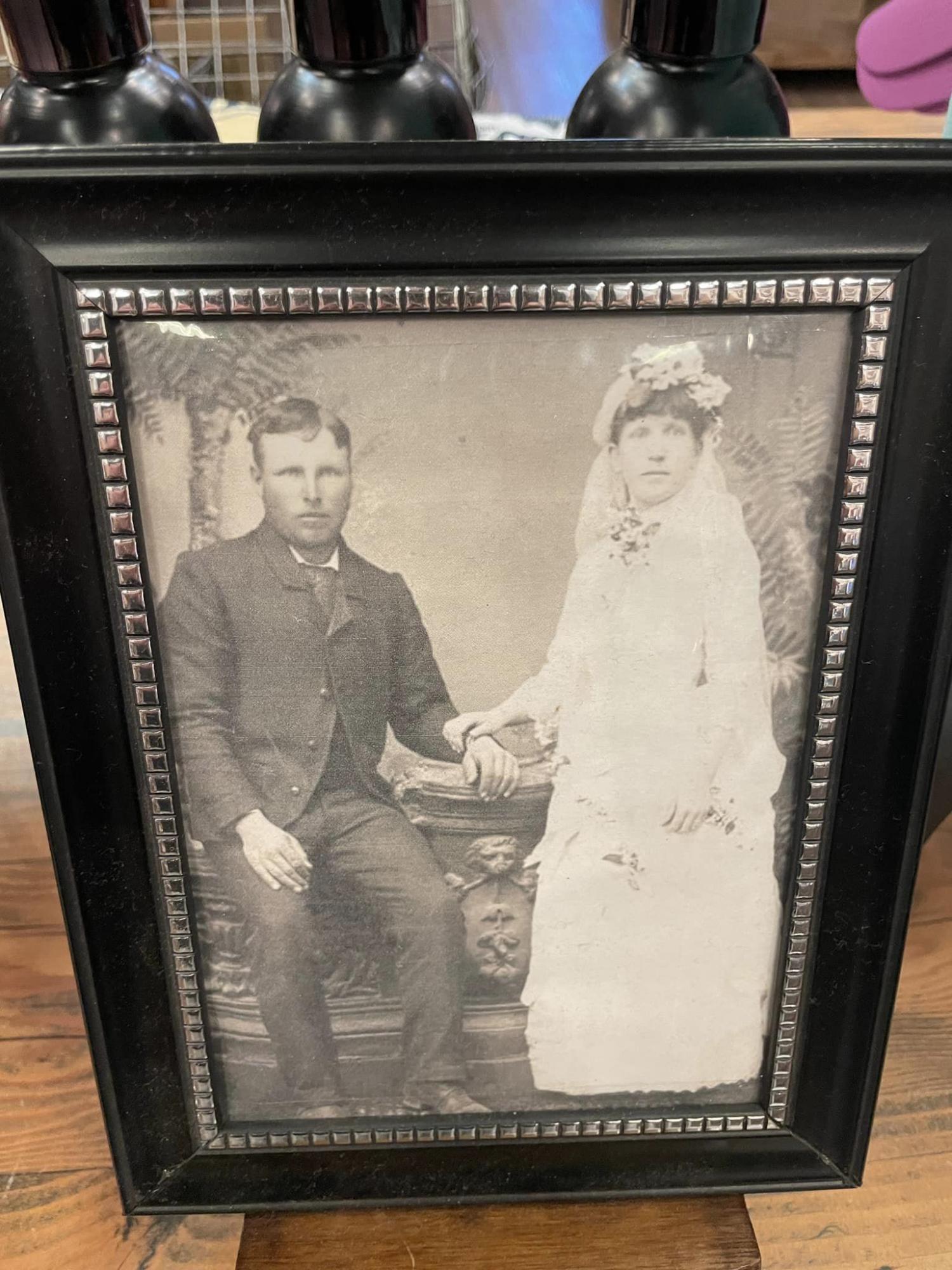 Українець показав будинок із лабіринтами для духів: захоплюючі фото