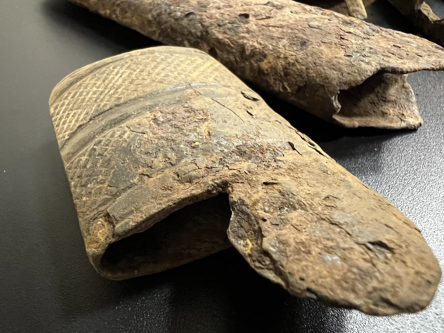 Під виглядом сільгосптехніки. Історичну зброю намагалися незаконно вивезти з України