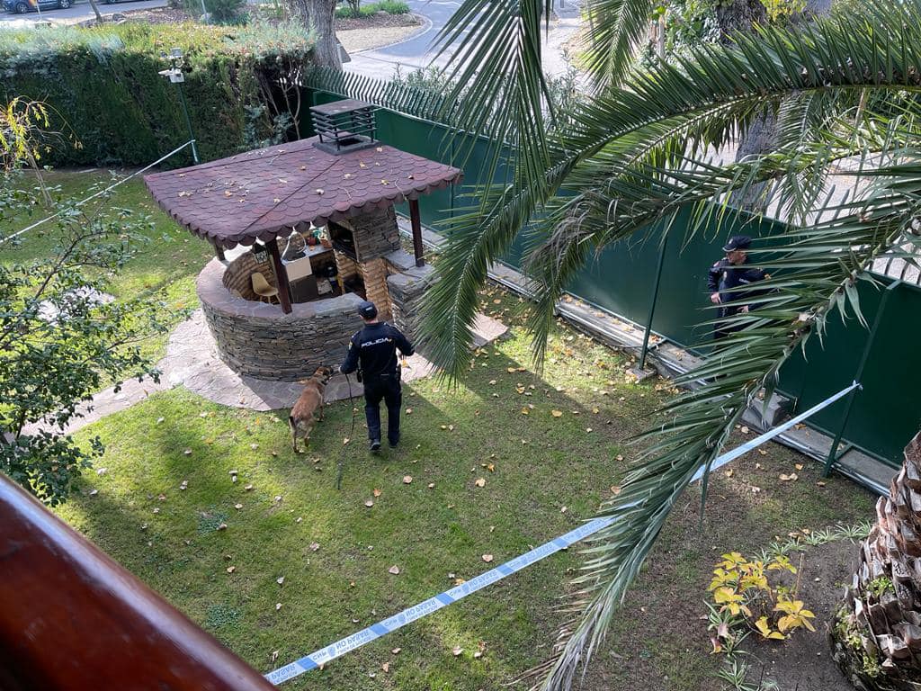 Полиция Испании второй раз оцепила территорию посольства Украины: что известно