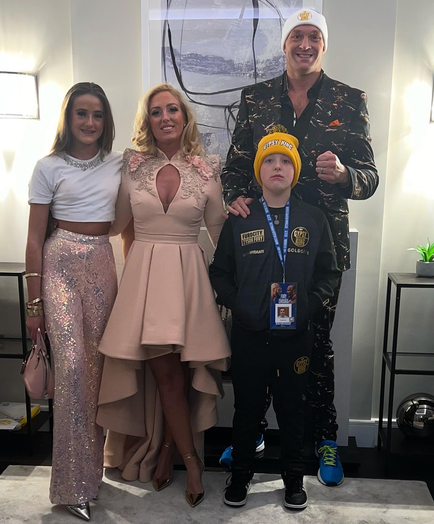 Гламурна Періс, мама 7 янголят. Як виглядає дружина Тайсона Ф'юрі