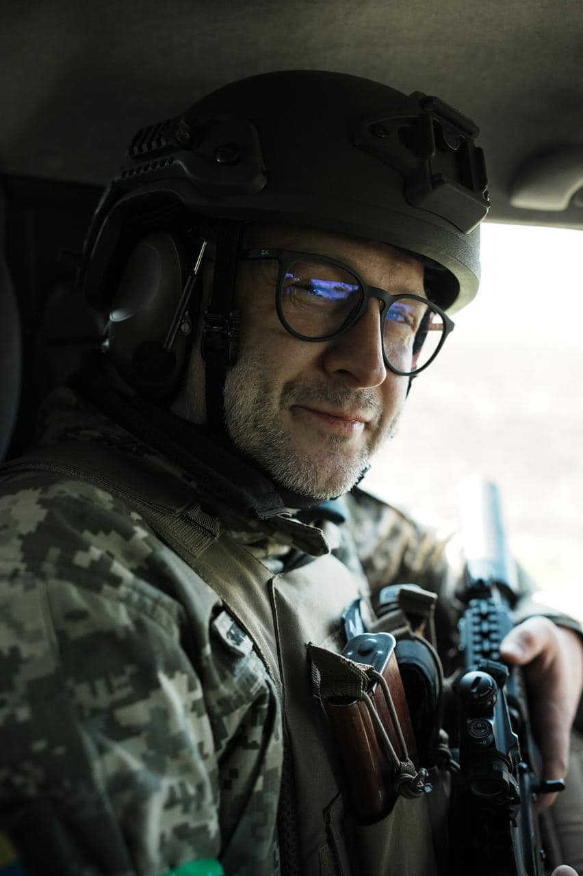 Відомий кінопродюсер і воїн ЗСУ вперше став батьком (фото)