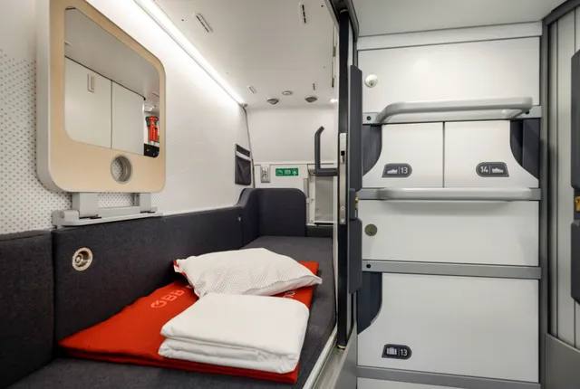 Одноместные капсулы и душ в купе: по Европе скоро начнут ездить новые поезда (фото)