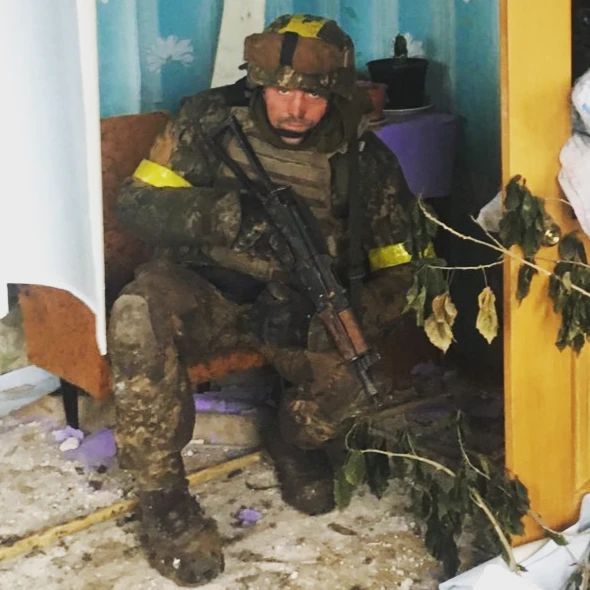 Під Соледаром поранено відомого українського актора: що відомо