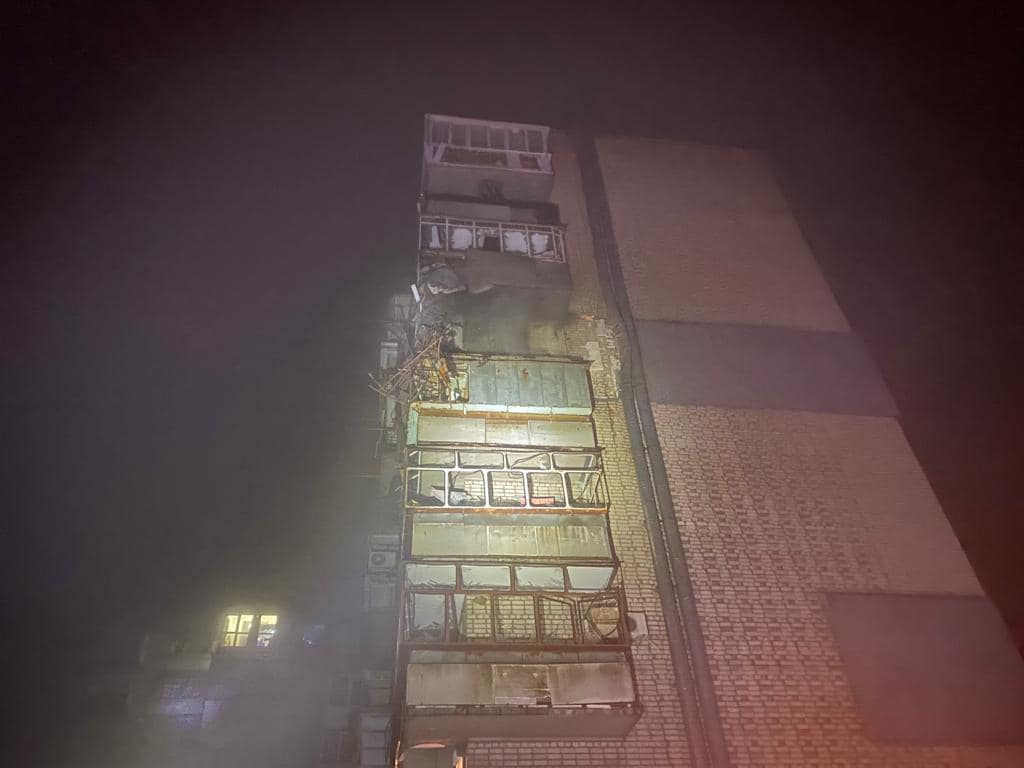 Окупанти в новорічну ніч гатили по Нікополю: відомі наслідки