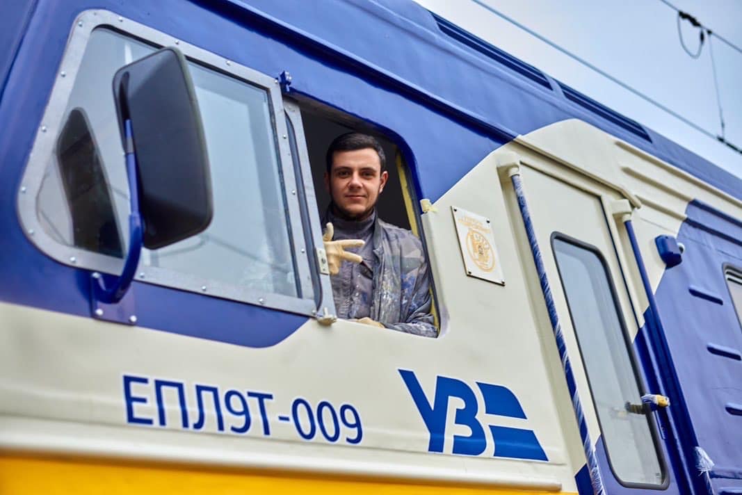 Укрзалізниця представила новий поїзд електрички: як він виглядає, і що там є