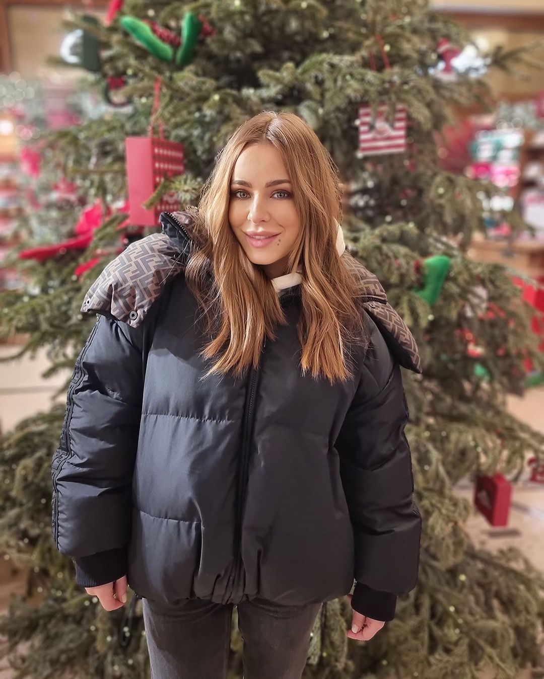 "Чому б не приїхати та не забрати?" Ані Лорак згадала про сім‘ю, яка залишилася в Україні