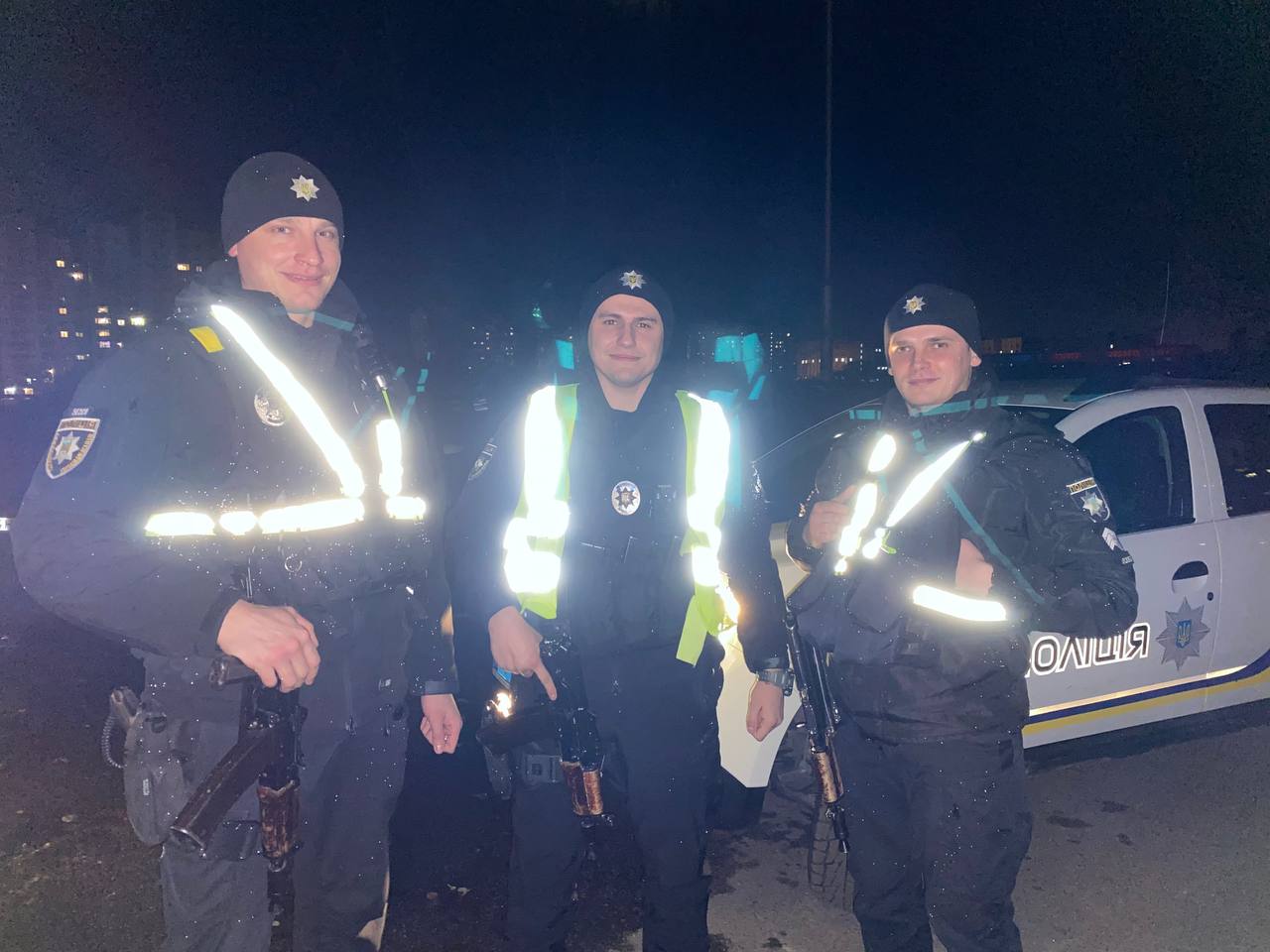 Наслідки відключення світла: вагітну киянку рятували з ліфта спецпризначенці (фото)