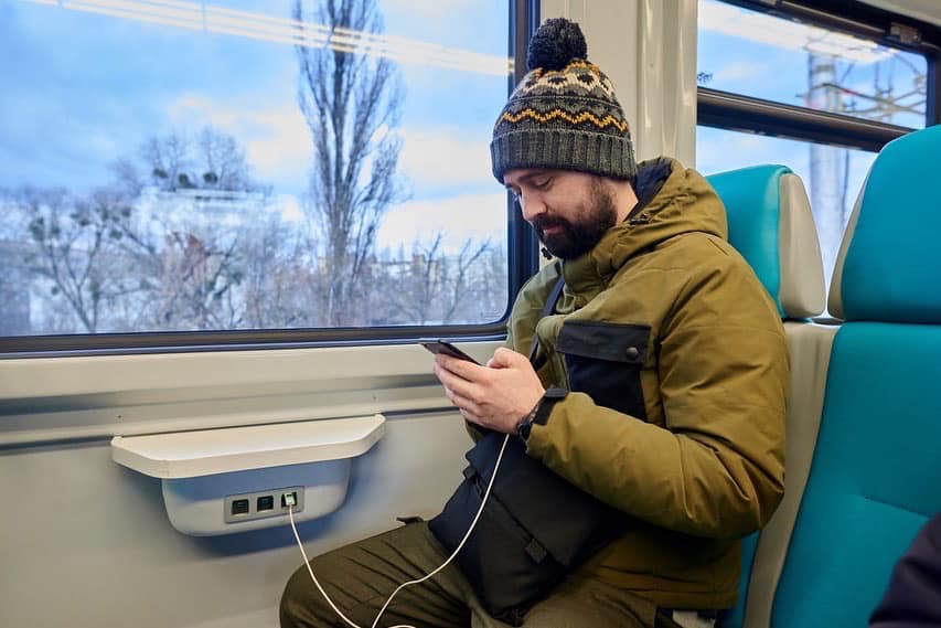 Укрзалізниця представила новий поїзд електрички: як він виглядає, і що там є