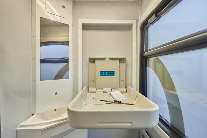 Укрзалізниця представила новий поїзд електрички: як він виглядає, і що там є