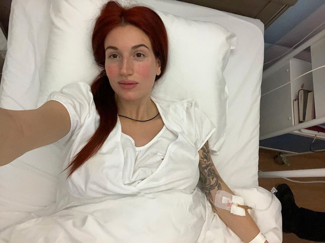 "Трудно было быть овощем": беременная снайперша Жанна Д'Арк попала в больницу