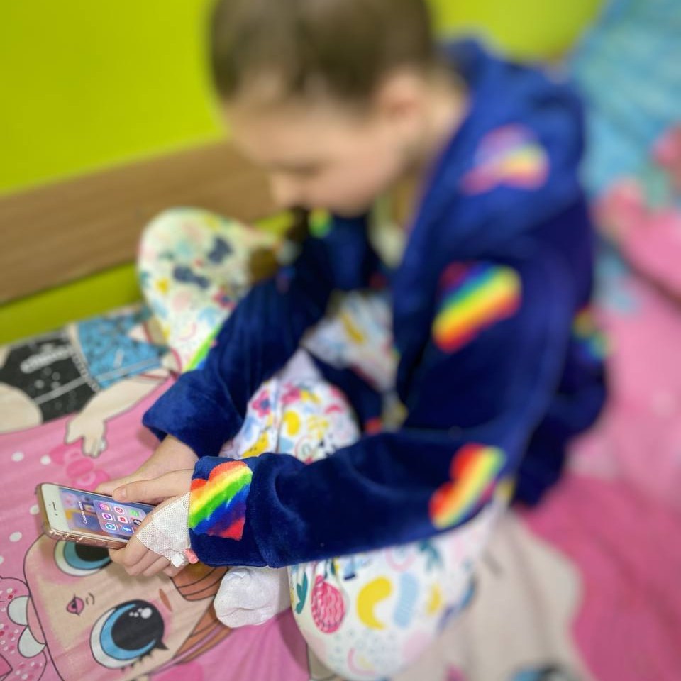 Займала половину живота: у Львові врятували дитину з гігантською патологією