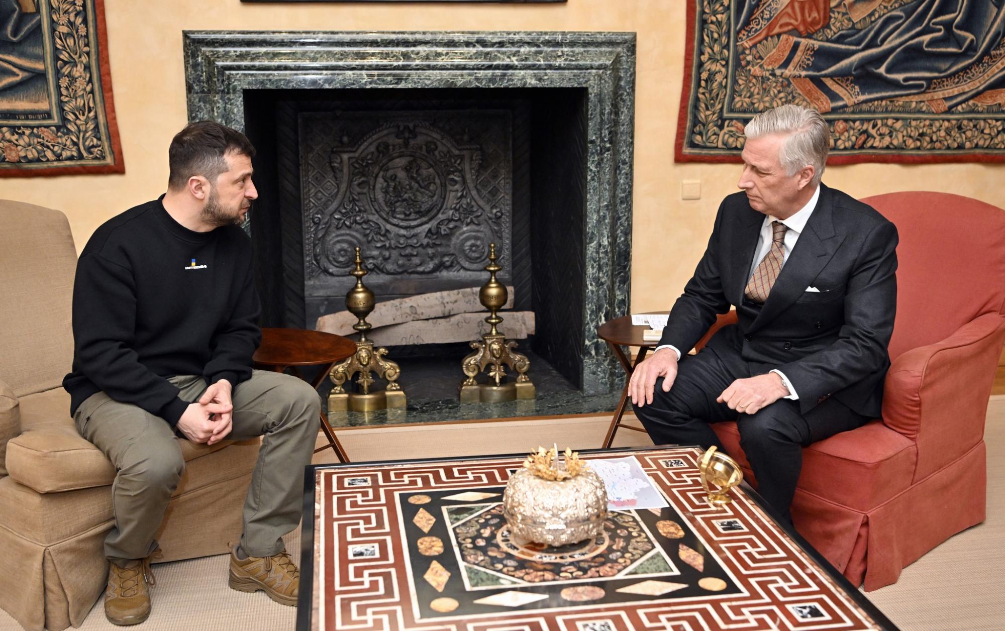 Зеленський зустрівся з королем Бельгії та передав йому фрагмент російського штурмовика